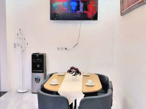 photo_6163466932813154015_y