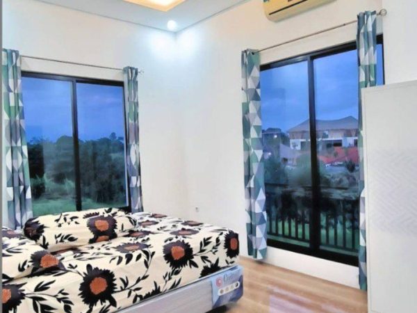 photo_6163466932813154020_y