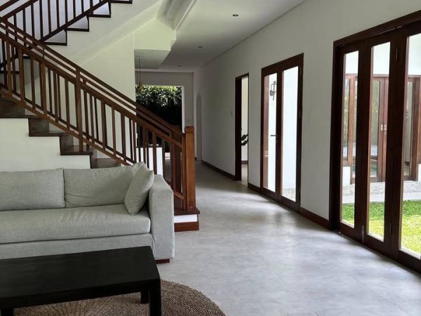 photo_6183970316410276233_y