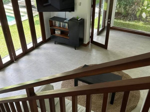 photo_6183970316410276237_y