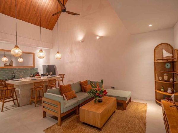 photo_6186214896383935556_y