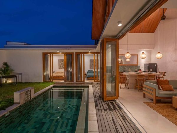 photo_6186214896383935558_y