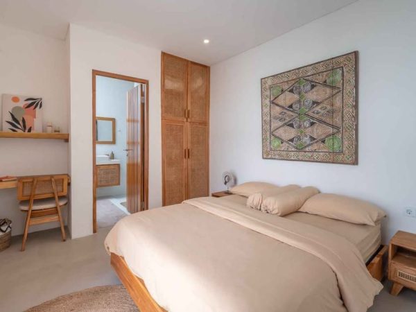 photo_6186214896383935568_y