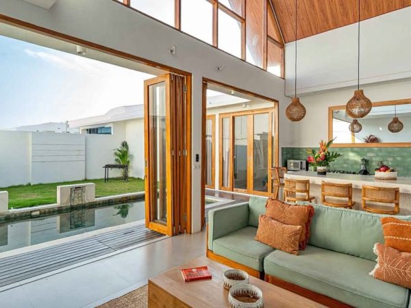 photo_6186214896383935569_y