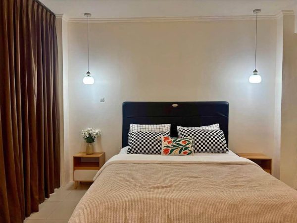 photo_6233406158786380799_y