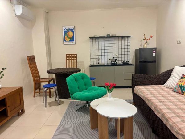 photo_6233406158786380805_y