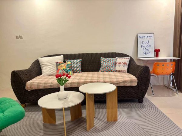 photo_6233406158786380807_y